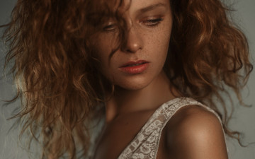 Картинка julia+yaroshenko девушки юлия+ярошенко поза веснушки рыжеволосая красотка красавица модель причёска лицо портрет девушка julia yaroshenko сексуальная взгляд