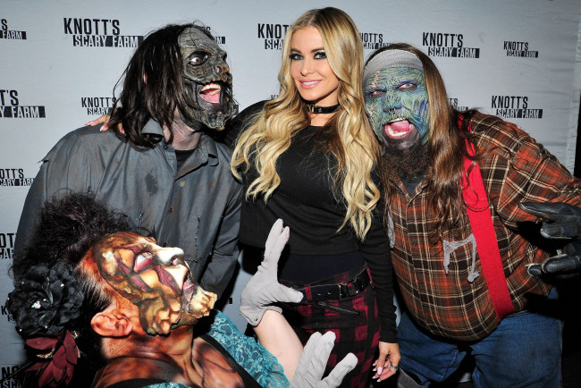 Обои картинки фото разное, знаменитости, carmen, electra, монстры, блондинка, улыбка