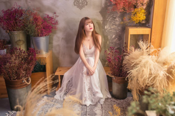 Картинка девушки -+азиатки декольте