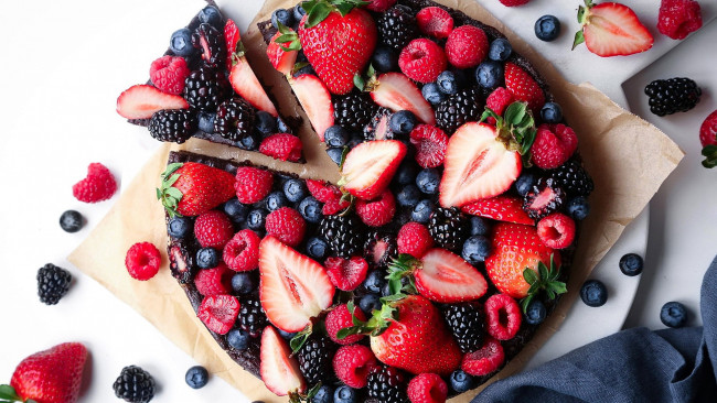 Обои картинки фото еда, торты, ягодынй, торт, чизкейк