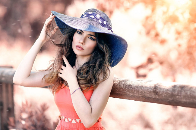 Обои картинки фото девушки, - брюнетки,  шатенки, шляпа