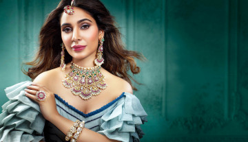 Картинка девушки -+брюнетки +шатенки украшения