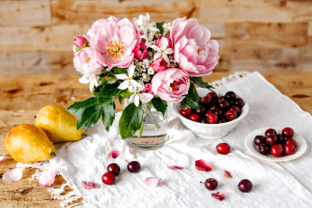 обоя 3д графика, еда-, food, натюрморт, цветы, груши, черешни, салфетка