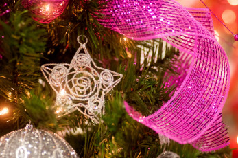 Картинка праздничные снежинки звёздочки звезда лента