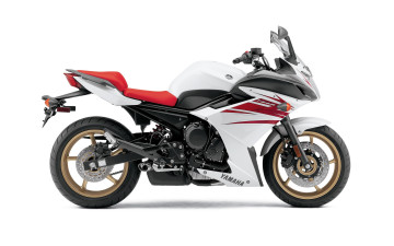 Картинка мотоциклы yamaha fz6r 2010