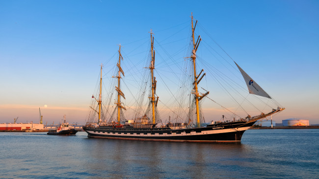 Обои картинки фото kruzenshtern , крузенштерн, корабли, парусники, россия, четырехмачтовый, барк, учебный