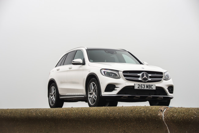 Обои картинки фото автомобили, mercedes-benz, 4matic, amg, glc, 250, d, 2015г, светлый, x253, uk-spec, line