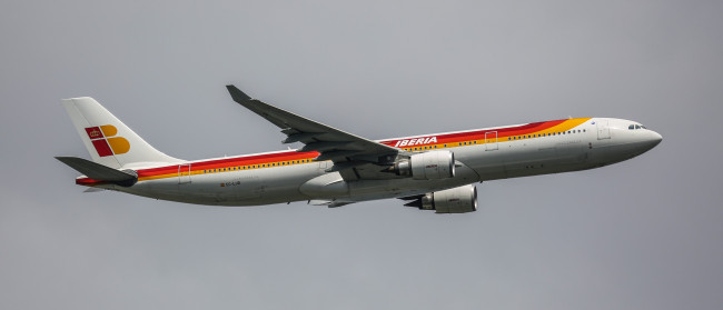 Обои картинки фото airbus a330, авиация, пассажирские самолёты, авиалайнер