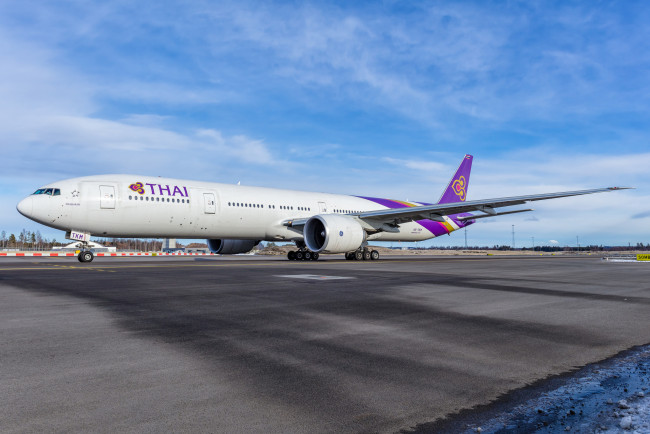 Обои картинки фото boeing 777-31h, er, авиация, пассажирские самолёты, авиалайнер