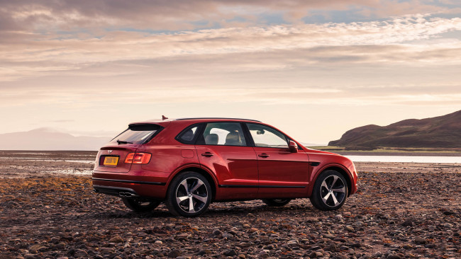 Обои картинки фото bentley bentayga v8 2018, автомобили, bentley, 2018, v8, bentayga, red