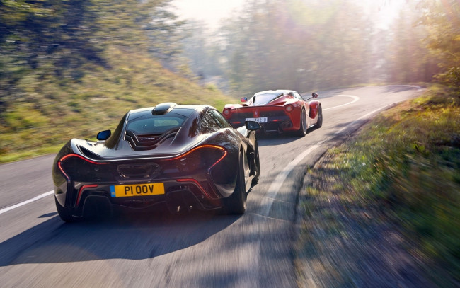 Обои картинки фото автомобили, разные вместе, дорога, темный, красный, феррари, макларен, суперкары, поворот, шоссе, трасса