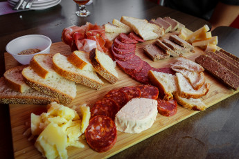 Картинка еда колбасные+изделия снедь