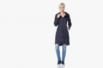 Картинка девушки -+блондинки +светловолосые блондинка плащ джинсы