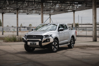 Картинка автомобили mazda