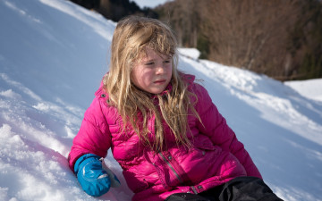 Картинка разное дети девочка горка снег