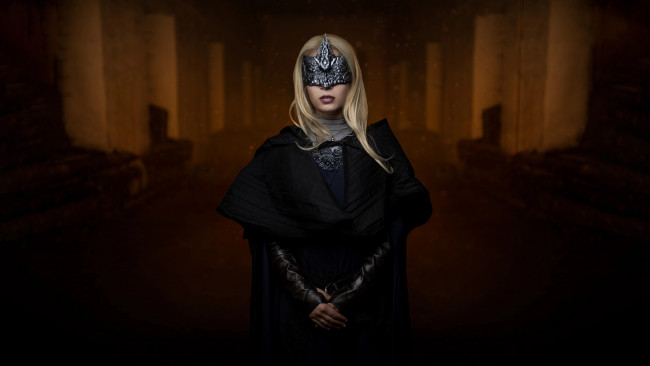Обои картинки фото девушки, - креатив,  косплей, cosplay, dark, souls, хранительница, огня