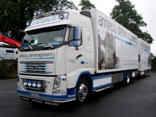 Картинка volvo автомобили volvo+trucks+ выставка улица грузовые aktiebolaget легковые швеция