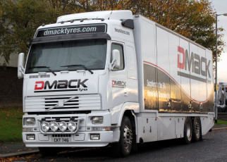 Картинка volvo автомобили volvo+trucks+ выставка улица грузовые швеция легковые aktiebolaget