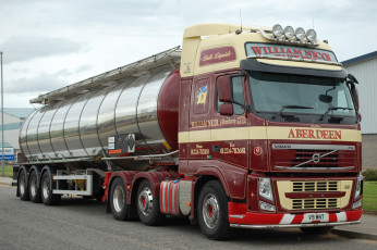 Картинка volvo автомобили volvo+trucks+ выставка улица aktiebolaget легковые швеция грузовые