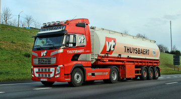 Картинка volvo автомобили volvo+trucks+ выставка улица грузовые швеция легковые aktiebolaget