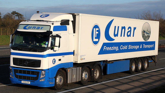 Обои картинки фото volvo, автомобили, volvo trucks , выставка, улица, швеция, легковые, aktiebolaget, грузовые