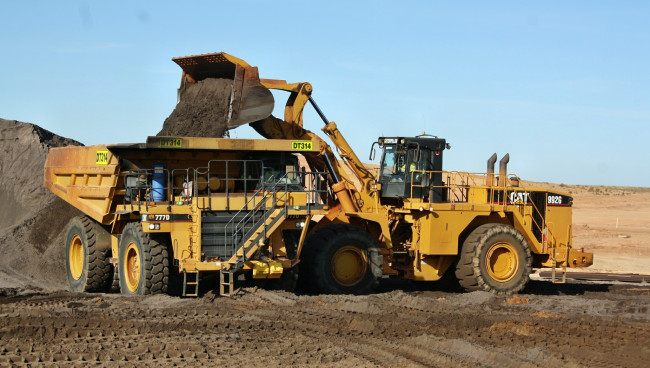 Обои картинки фото техника, строительная техника, карьерный, тяжелый, погрузчик, самосвал