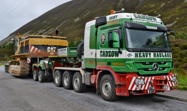 Обои картинки фото mercedes, автомобили, mercedes trucks, легковые, грузовики, mercedes-benz, автобусы, daimler, подразделение, германия, ag, двигатели