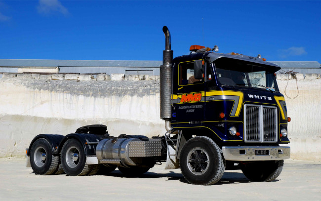 Обои картинки фото автомобили, грузовики, white