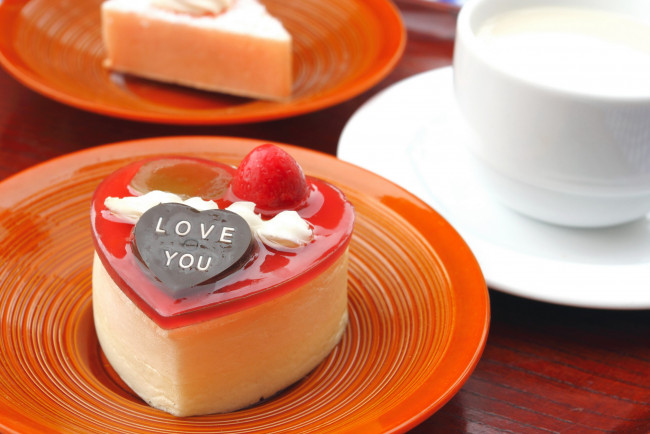 Обои картинки фото еда, пирожные,  кексы,  печенье, сердце, пирожное, украшения, крем