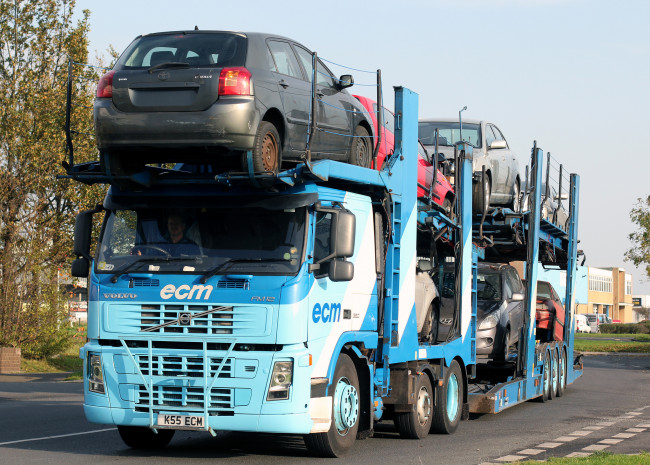 Обои картинки фото volvo, автомобили, volvo trucks , выставка, улица, легковые, aktiebolaget, швеция, грузовые