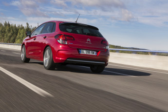 Картинка автомобили citroen красный 2015г c4 citroеn