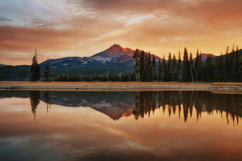 Картинка природа реки озера деревья отражение озеро лес горы облака небо