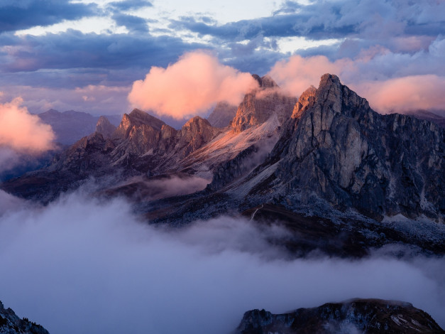 Обои картинки фото природа, горы, облака, закат, пейзаж