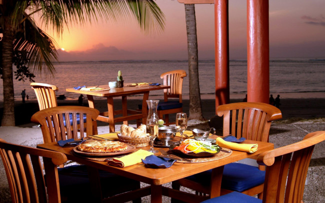 Обои картинки фото еда, сервировка, пицца, овощи, вино