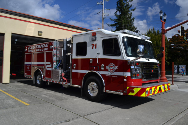 Обои картинки фото автомобили, пожарные машины, пожарка