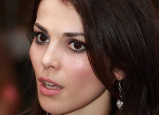 Картинка музыка фабрика лицо шатенка певица сати казанова