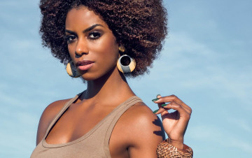 Картинка ivi+pizzott девушки модель лицо красотка причёска портрет девушка чернокожая мулатка ivi pizzott темнокожая брюнетка смуглая