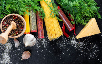 Картинка еда макароны +макаронные+блюда паста спагетти приправы сыр петрушка