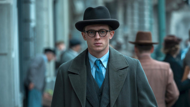 Обои картинки фото munich,  the edge of war ,  2021 , кино фильмы, -unknown , другое, мюнхен, на, грани, войны, кадры, из, фильма, netflix, биография, драма, история, триллер