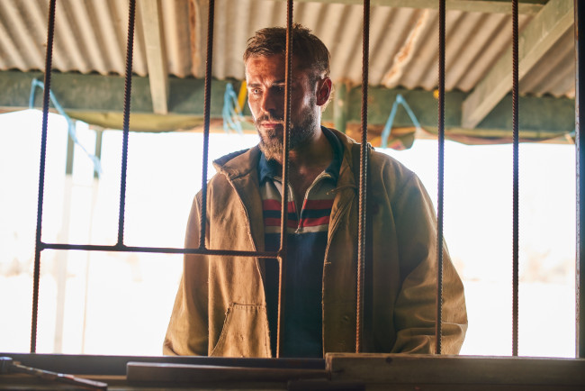 Обои картинки фото gold ,  2021 , кино фильмы, gold, жажда, золота, зак, эфрон, триллер, кадры, фильм, актер, zac, efron, author, oreskis