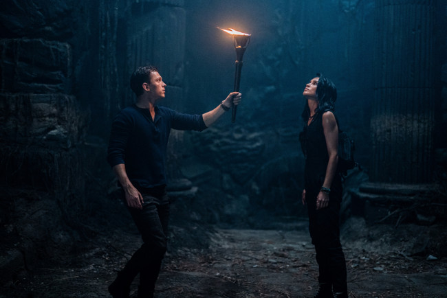 Обои картинки фото uncharted || 2022, кино фильмы, uncharted, author, oreskis, chloe, frazer, nathan, drake, sophia, ali, tom, holland, анчартед, на, картах, не, значится, боевик, приключения