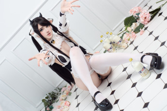 Картинка candy+ball девушки девушка женщина брюнетка темноволосая сексуальная модель звезда позирует разная обувь верхняя стильная одежда нижнее эротическое бельё трусы лифчик колготки чулки аксессуары макияж и множество элементов на фотографии