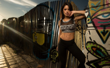 Картинка девушка+-+girl девушки -+брюнетки +шатенки девушка женщина брюнетка темноволосая сексуальная модель звезда позирует разная обувь верхняя стильная одежда нижнее эротическое бельё трусы лифчик колготки чулки аксессуары макияж и множество элементов на фотографии