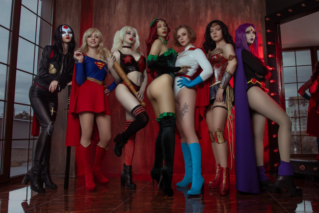 Обои картинки фото семеро девушек косплей, девушки, - креатив,  косплей, женщины, семеро, вместе, разные, сексуальные, модели, звёзды, позируют, разная, обувь, верхняя, стильная, одежда, нижнее, эротическое, бельё, трусы, лифчик, аксессуары, макияж, колготки, чулки, и, множество, элементов, на, фотографии