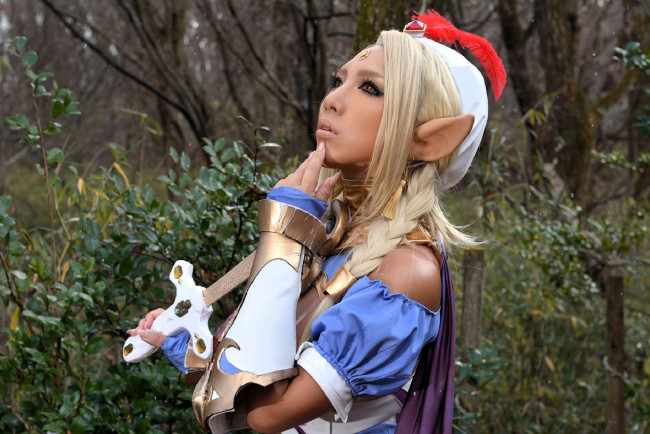 Обои картинки фото девушки, nonsummerjack, образ, косплей, костюм, наряд, ушки, кусты, лес