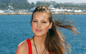 Картинка Petra+Nemcova девушки   разлохмаченные волосы