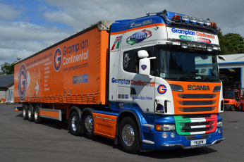 обоя scania r620, автомобили, scania , выставка, улица, scania, грузовые, швеция, ab, судовые, дизельные, двигатели, автобусы