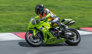 Картинка спорт мотоспорт трек гонщик байк