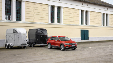 Картинка volkswagen+tiguan+with+a+trailer+2017 автомобили volkswagen tiguan trailer 2017