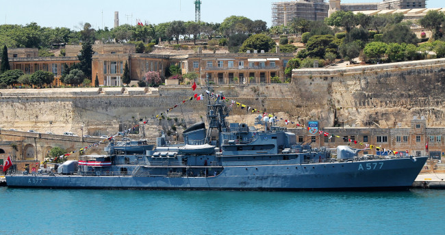 Обои картинки фото корабли, крейсеры,  линкоры,  эсминцы, причал